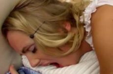 Blondje geil gepaald in gratis lange seksfilm